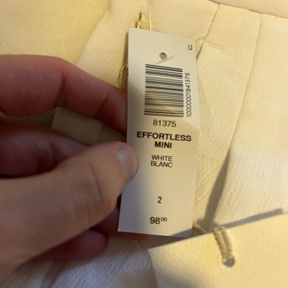 Aritzia Effortless Mini Shorts - Picture 4 of 5